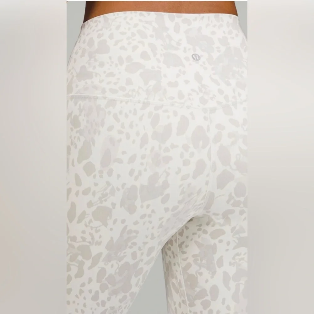 lululemon Align™ High-Rise Pant 25" size 8 - Picture 7 of 10